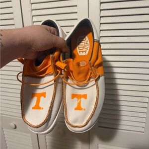 Hey Dude men Sneakers in Orange and White